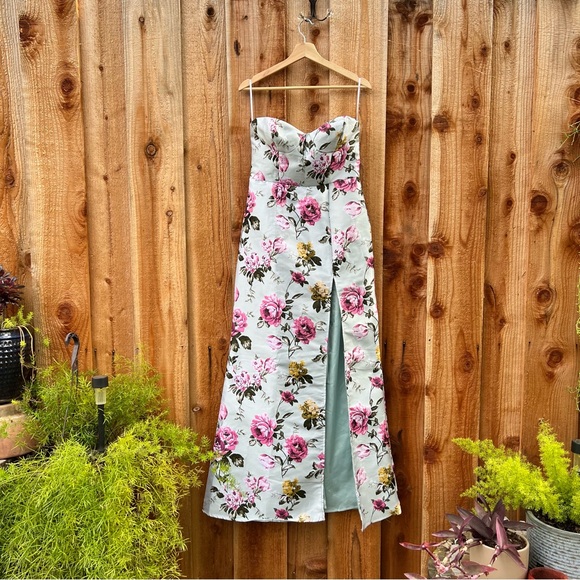 Light Sage Green and Pink Floral Jacquard Bustier Maxi Dress 🌿 - Picture 4 of 12